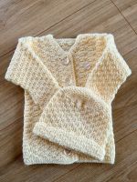 Baby Pulli mit Mütze Set handmade gehäkelt NEU! Nordrhein-Westfalen - Hille Vorschau