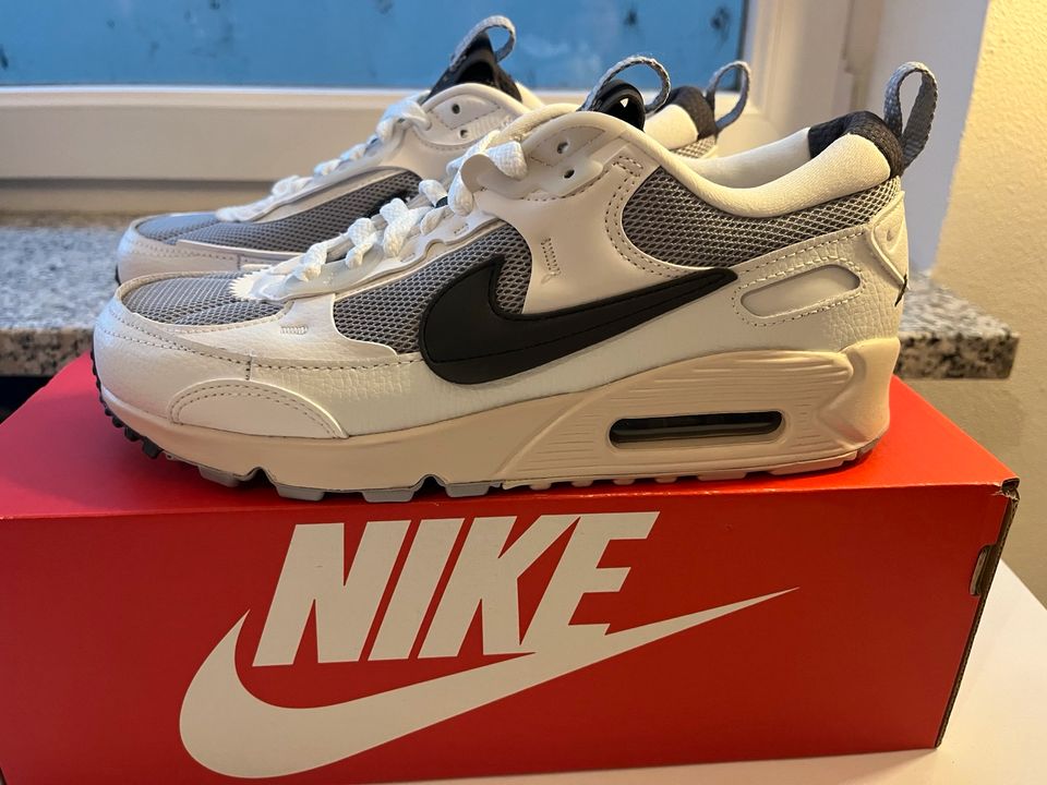 Sneaker Schuhe Damen Air Max 90 Futura Gr.40.5 Neu in München