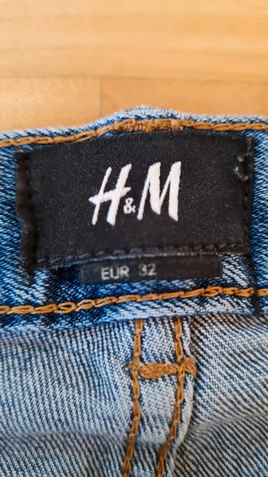 Jeans H&M Größe 32 in Vohenstrauß