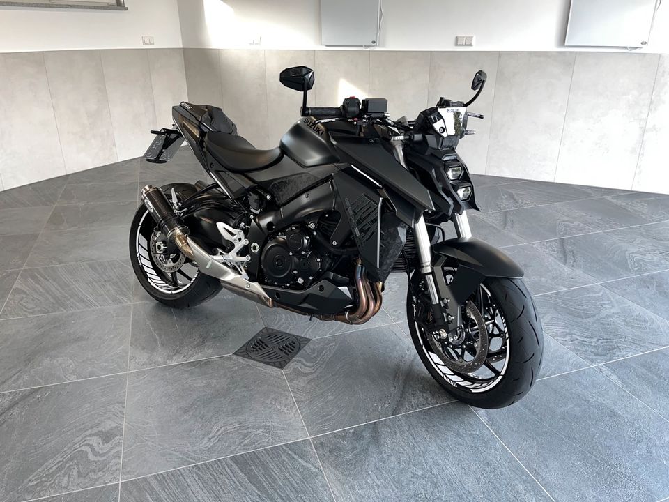 Suzuki GSX-S 950 viel Zubehör 95 PS 1900 km top gepflegt in Bischofswerda