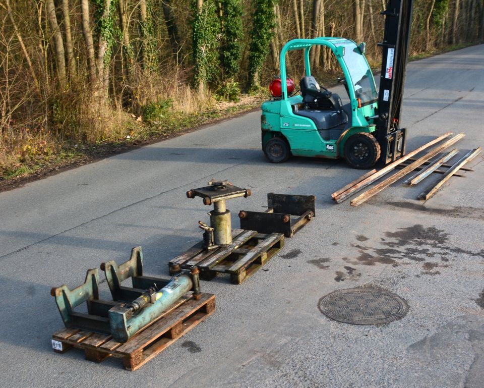 2 x LKW GRUBENWAGENHEBER HYDRAULISCH KOMPLETT MIT SCHIENEN in Hessisch Oldendorf