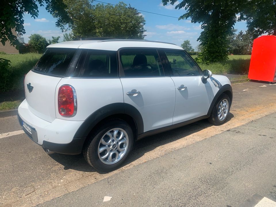 Mini Cooper Countryman in Bonn