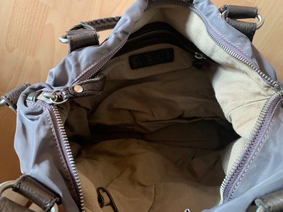 Liebeskind Greta Tasche taupe grau braun Nylon - TOP Zustand in Leipzig