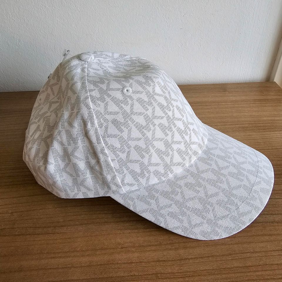 Michael Kors Baseball Cap in weiss Gr 57-61 NEU in München