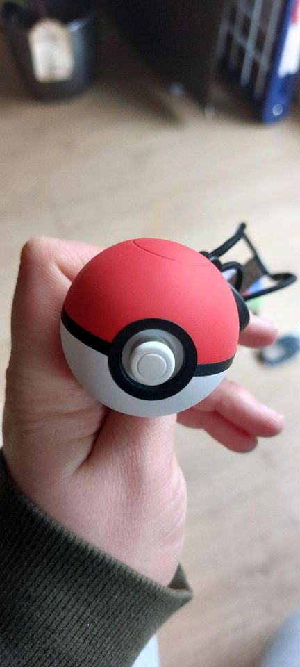 Nintendo Switch Pokémon Controller Pokéball in Kerpen