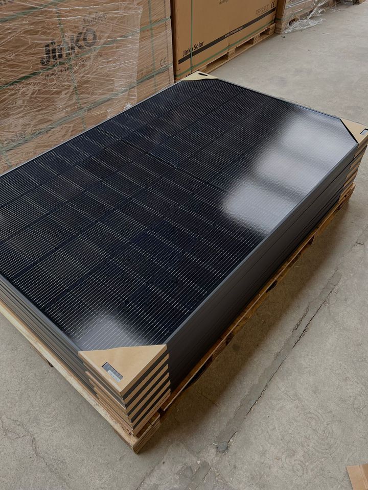 4x Jinko Solarmodul 425 Watt Black - Full black PV Module - Schwarzes PV Modul in Nagold