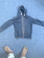 leichte Sweatshirtjacke Gr 140/146 Nordrhein-Westfalen - Borchen Vorschau