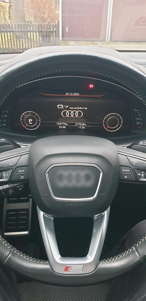 Audi Q7 2016 in Germering