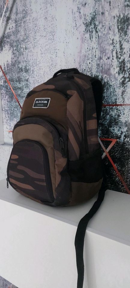 Dakine Rucksack Schultasche in Wolfhagen 