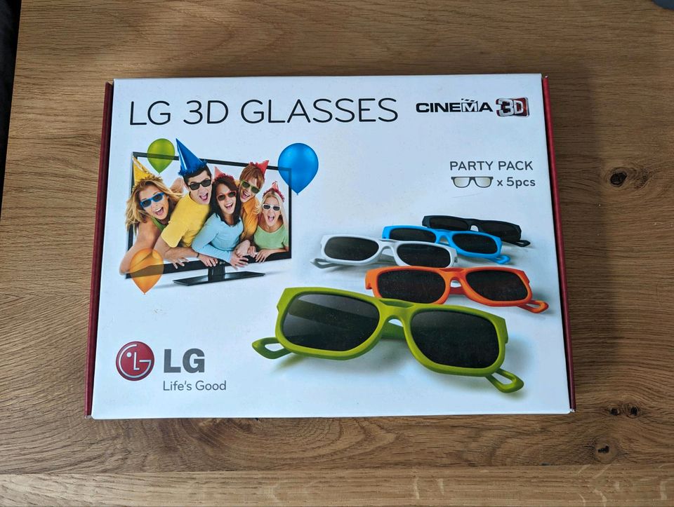 LG 3 D Brillen Set  Neu  3D Fernseher inkl Versand in Marburg