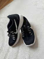 Nike Lunartempo Gr.38,5 schwarz Laufschuhe Niedersachsen - Nienburg (Weser) Vorschau