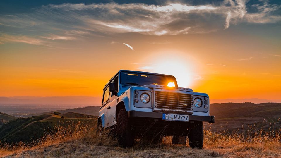 Land Rover Defender TD4 SW in Ihringen