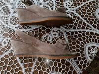 NEU Sandaletten Sling Pumps Peeptoe Wildleder beige  41 BUFFALO Nordrhein-Westfalen - Windeck Vorschau