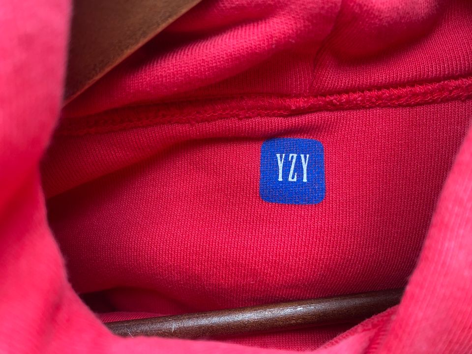 yeezy x gap perfect hoodie rot xs s in Golmsdorf