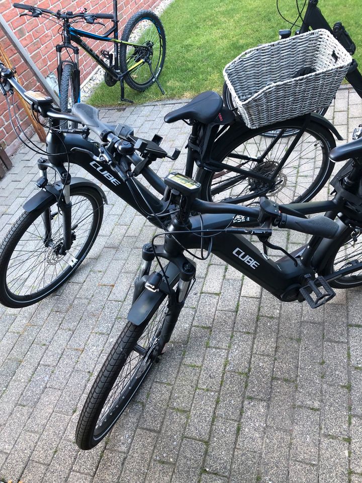 2xCube E-Bike Touring Hybrid Pro, schwarz,28 1xDamen und 1xHerren in Rietberg