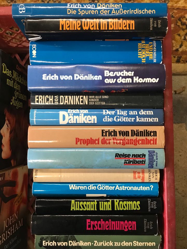 13 Bücher von Erich von Dänicken als Bücherpaket abzugeben in Rösrath