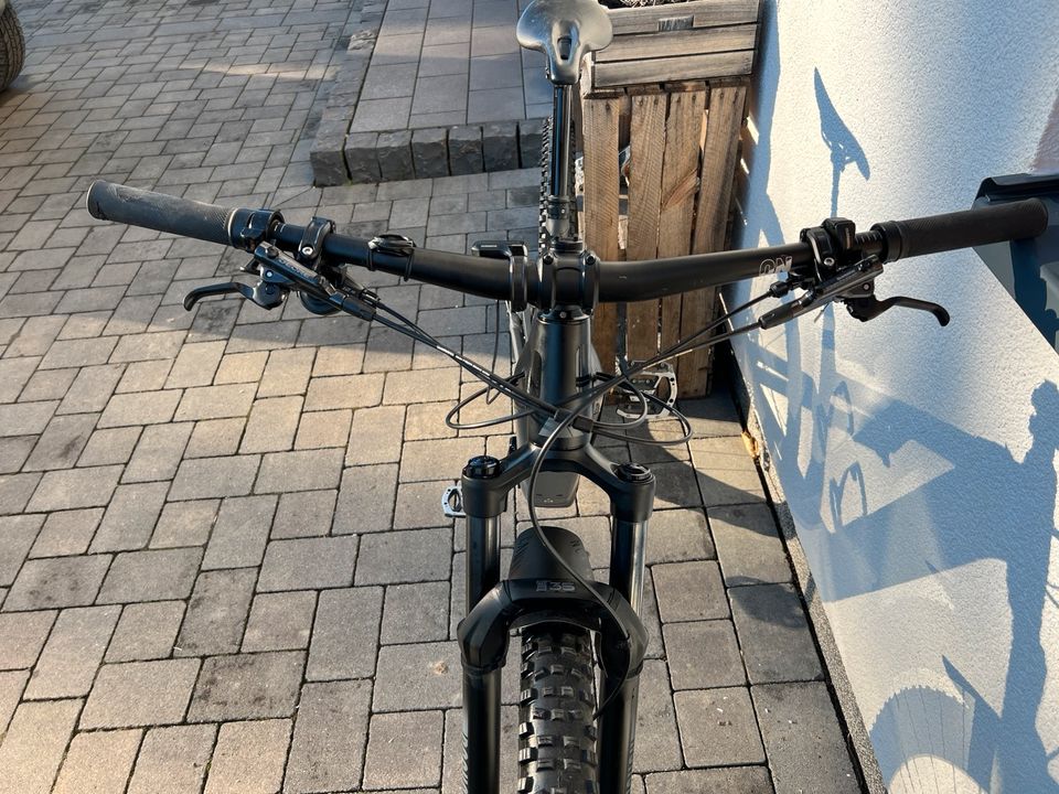 Canyon Neuron:ON8 in M Ebike EMTB MJ2021 in Asbach