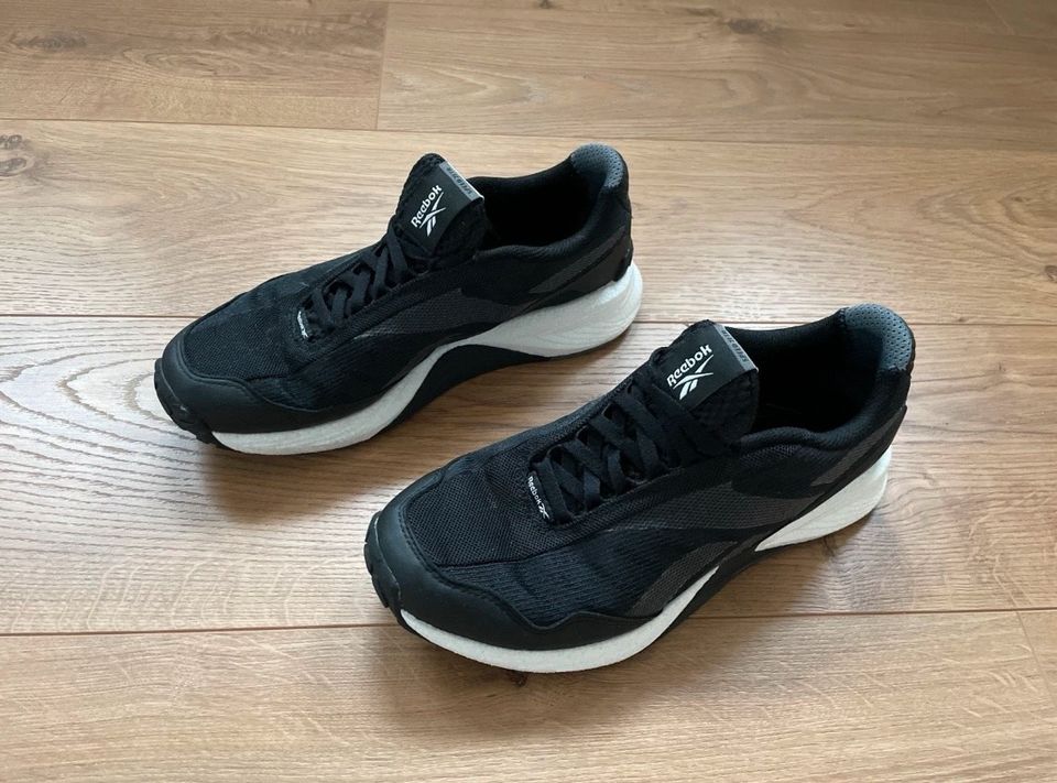 1x getragene Sportschuhe (Speed 21 TR) von Reebok in Stuttgart