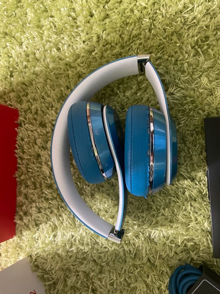 Beats Solo 2 - Luxe Edition mit zusätzlichen Ohrpolstern in Eching (Niederbay)