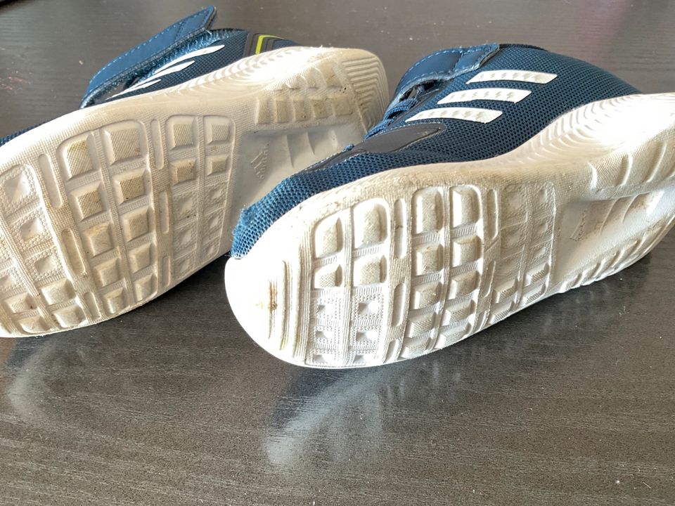 Kinderschuh Adidas Größe 24 in Wallmerod