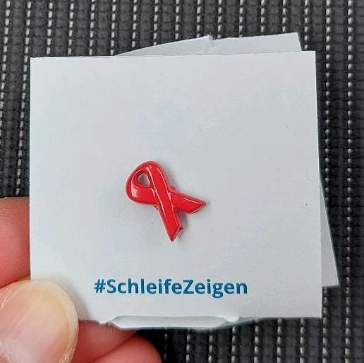 3 Pin/Anstecker, HIV, Aids, Schleife, Solidarität, neu, unbenutzt in Weinstadt