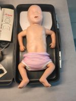 Baby Reanimationspuppe HLW Phantom Laerdal Resusci Baby Niedersachsen - Salzhausen Vorschau
