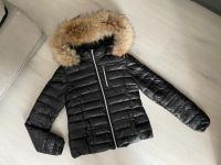 Neuwertig Daunenjacke Winterjacke WeLoveFurs schwarz weiß Echtpel Nordrhein-Westfalen - Geseke Vorschau