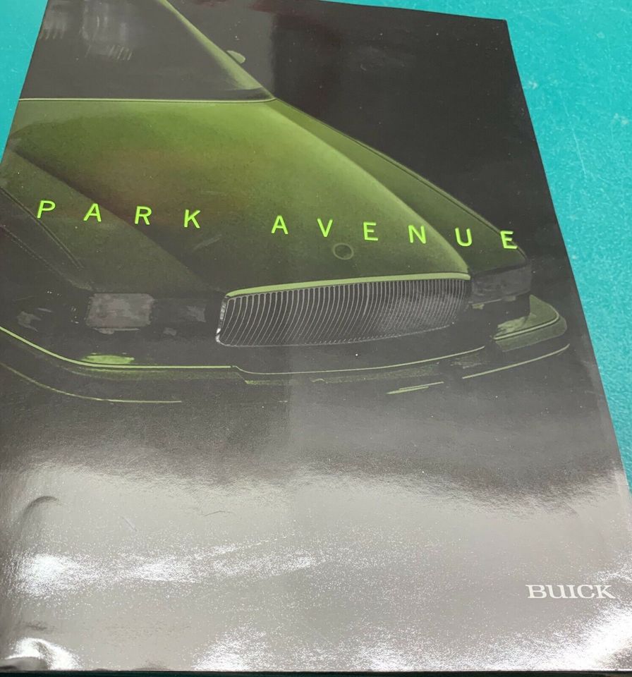 Neues Autoprospekt Buick Park Avenue in Fernwald