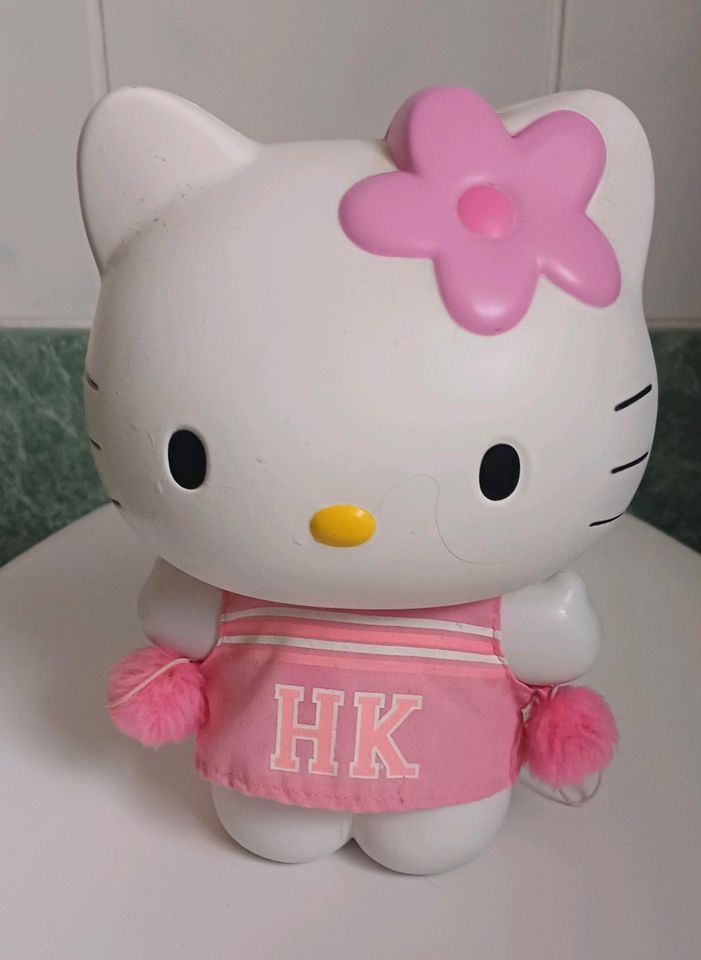 19 Jahre alte ♡ Hello Kitty ♡ Figur mit Duschbad / Schaumbad in Berlin