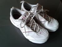 NIKE Turnschuhe Gr. 40 Baden-Württemberg - Markgröningen Vorschau