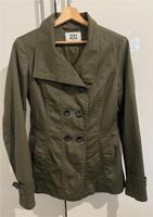 Vero Moda, kurze Jacke, Khaki, M Düsseldorf - Garath Vorschau