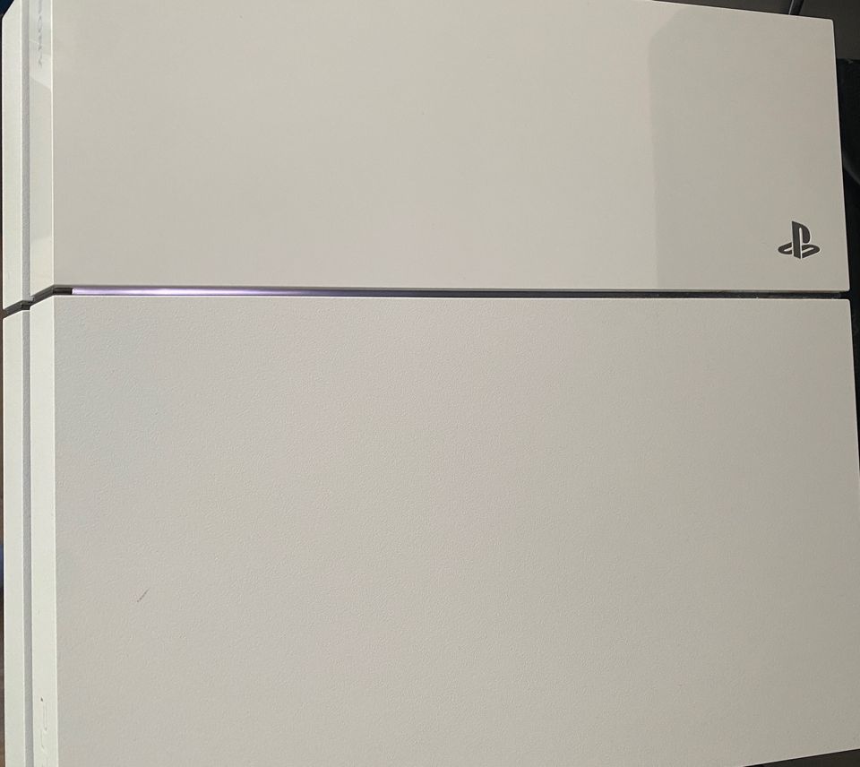 PlayStation 4 mit 500 GB in Menden