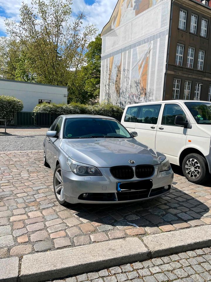 BMW 525i 2006 Benzin Automatik TÜV 06/2025 in Berlin