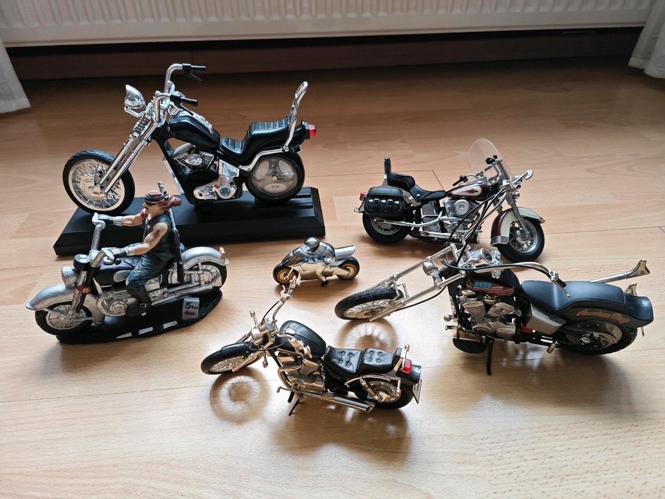 Motorrad Modell Uhr Spielzeug Harley Davidson Honda Suzuki in Lübeck