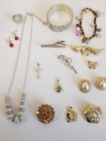 Wunderschöner Schmuck Strass Vintage Perlen Broschen Anhänger Niedersachsen - Niedernwöhren Vorschau