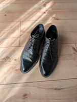 klassische Leder Halbschuhe schnürer von vagabond mit Muster Berlin - Lichtenberg Vorschau