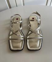 Högl Sandalette Riemchen Leder Gold/Platin flach Gr. 37,5 Bayern - Abensberg Vorschau