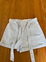 Topp H&M blau weiß gestreifte kurze Hose 36 Wandsbek - Hamburg Farmsen-Berne Vorschau
