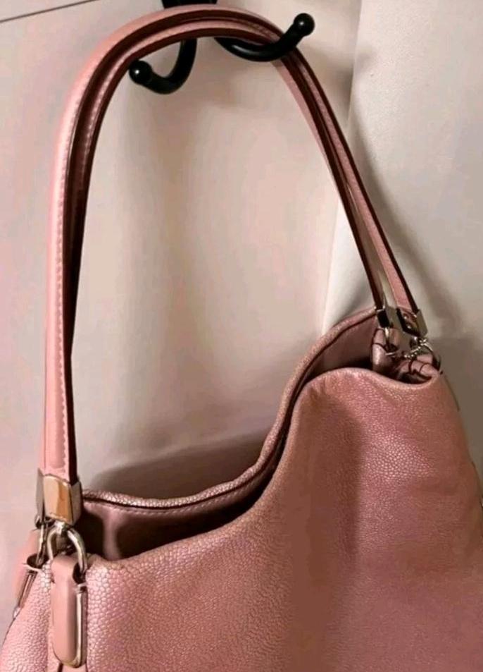 Coach Phoebe Madison Tuberose/Pink Pebble Leder Umhängetasche in Eschweiler