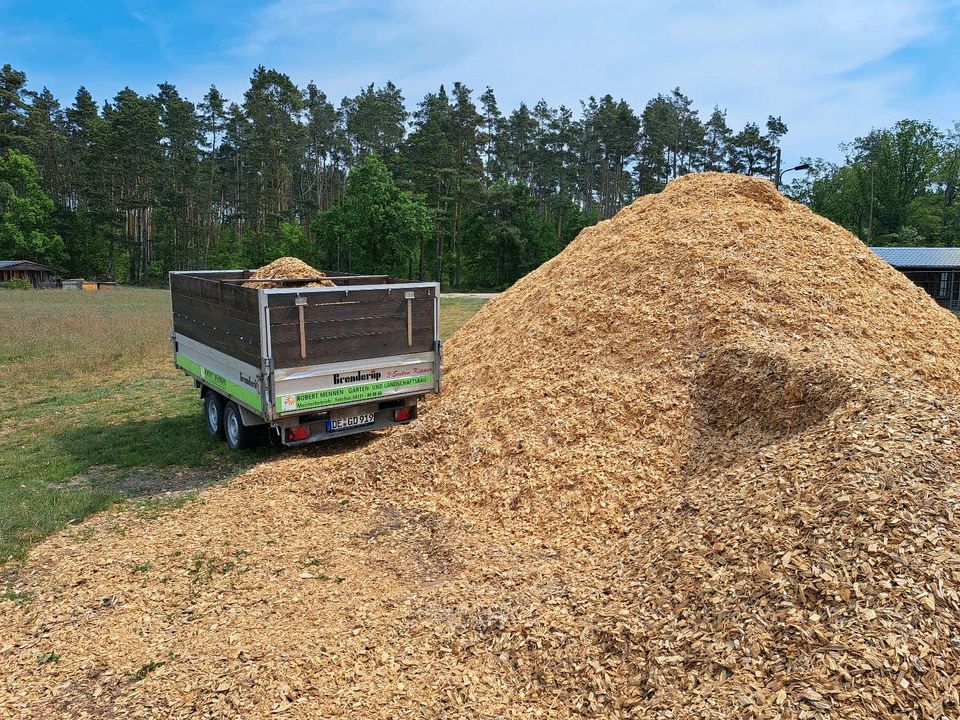 Hackschnitzel Rindenmulch Holzhäcksel in Jütrichau