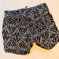 Shorts von H&M MAMA (Größe EUR 36 / S) Niedersachsen - Bardowick Vorschau