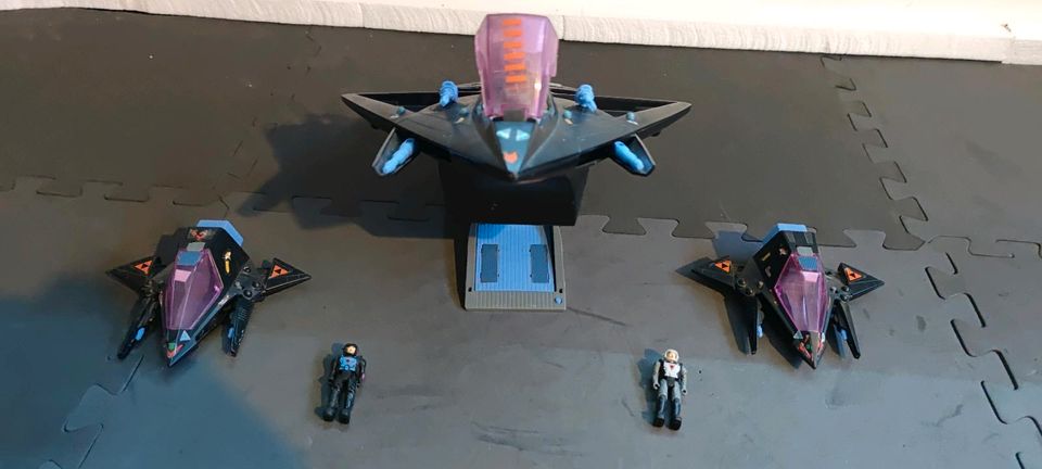 COLECO Starcom Shadow Bat mit 2 Parasiten und 2 Figuren in Dinslaken