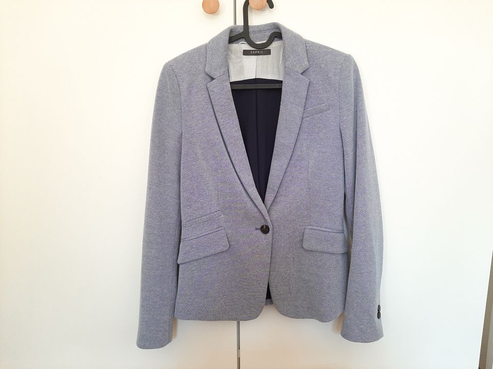 Neuwertiger schicker Esprit Blazer hellblau/ Marine 34/XS in Bremen