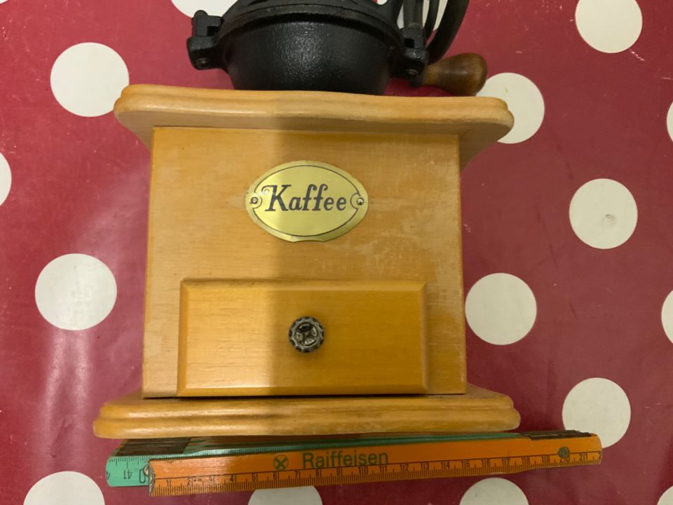 Kleine Kaffemühle / Deko-Objekt in Kassel