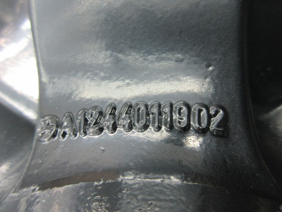 Mercedes 8-Loch Chrom Alufelgen 1244011902 W124 C124 A124 T124 in Burscheid