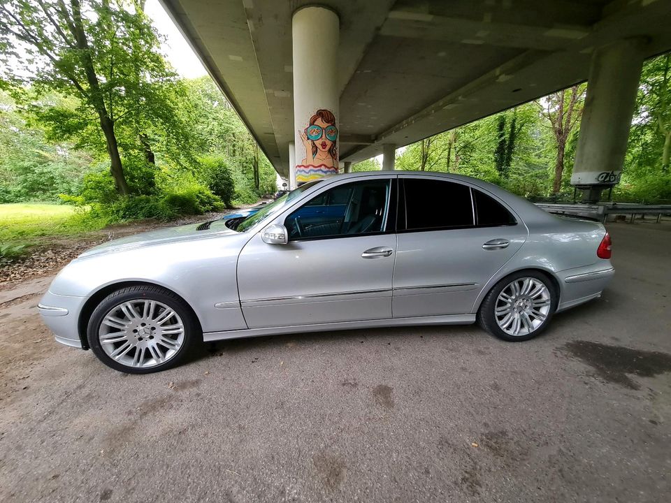 Mercedes E350 in Duisburg