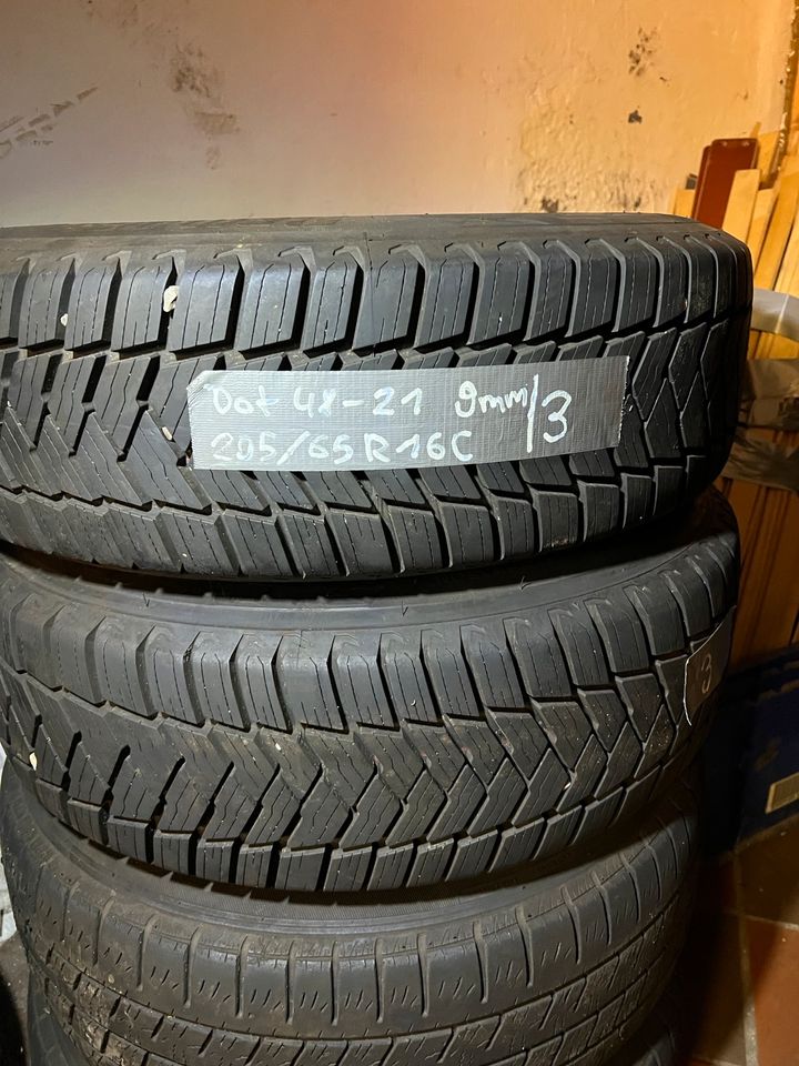 VW T5/T6 Felgen Reifen Allwetterreifen M+S 205/65R16 in Rümpel