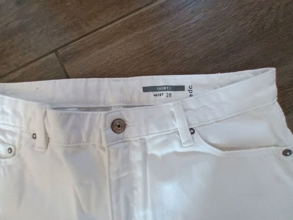 Esprit Jeansshort gr 28 in Unterdießen