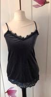Süßes Damen Marken Top Shirt Heine Gr 34 XS S samt blau wie neu Hessen - Bad Homburg Vorschau