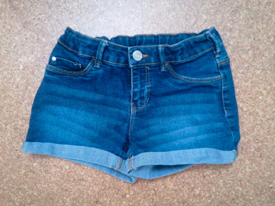 Jeansshorts, top, cool in Lingen (Ems)